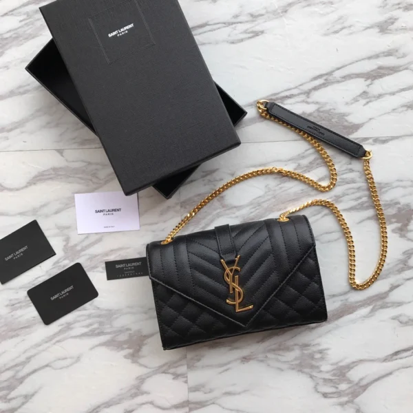 Envelope package Size：21x13x6cm Code：392745
