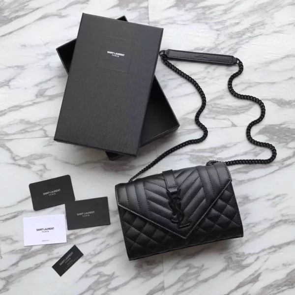 Envelope package Size：21x13x6cm Code：392745